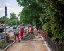 Robotnicy przy ul. Szczęśliwickiej.