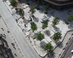 Ostatnie prace przy rewitalizacji placu Pięciu Rogów, widok z drona.
