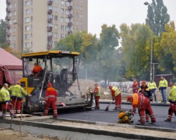 Asfaltowanie ul. Kondratowicza.