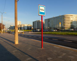 Wyremontowany chodnik na Płaskowickiej i przystanek autobusowy