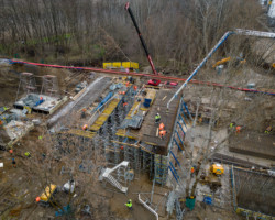 Prace remontowe (betonowanie wiaduktu) na ulicy Marywilskiej