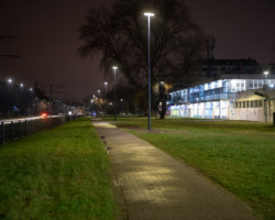 Nowe oświetlenie wzdłuż ulicy Broniewskiego