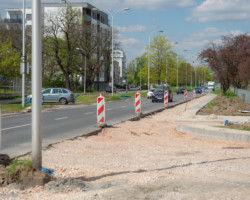 Prace polegają na wymianie nawierzchni, przebudowie drogi dla rowerów oraz chodników.