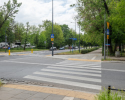 Nawierzchnia i przejście dla pieszych na ul. Namysłowskiej po remoncie