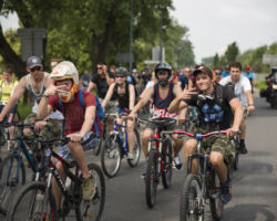 Uczestnicy przejazdu rowerowego na zakończenie kampanii Rowerowy Maj 2019