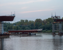 Budowa mostu na Pragę.