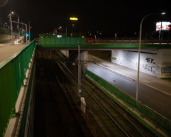 Tunel tramwajowy przy węźle Młociny, gdzie częściowo wymieniono oprawy oświetleniowe na ledowe