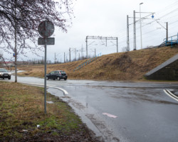 Ul. Świerszcza przed budową chodnika.