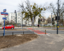 Skrzyżowanie ulic Powązkowskiej z Krasińskiego i Ficowskiego.