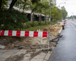 Remont chodnika przy ul. Powązkowskiej.