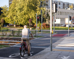 Przejście przy Rembielińskiej 8 po wybudowaniu sygnalizacji.