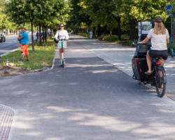 Drogi dla rowerów na placu Na Rozdrożu.