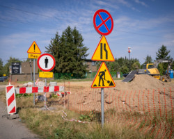 Budowa ronda na skrzyżowaniu Augustówka i Zawodzie.