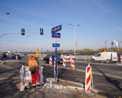 Budowa przejścia na skrzyżowaniu Karowej i Wybrzeża Kościuszkowskiego.