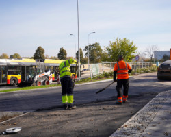 Budowa przejścia na skrzyżowaniu Karowej i Wybrzeża Kościuszkowskiego.