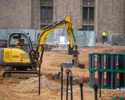 cele antykompresyjne na placu Centralnym