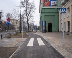 Droga dla rowerów w al. Jana Pawła II po przebudowie.