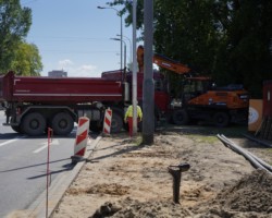 Budowa sygnalizacji na skrzyżowaniu Wólczyńskiej z Nocznickiego.
